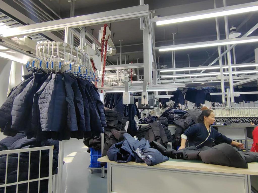 爾濱攜手波司登 智能制造驅(qū)動產(chǎn)能飛躍，全年目標30萬件服裝再創(chuàng)新高