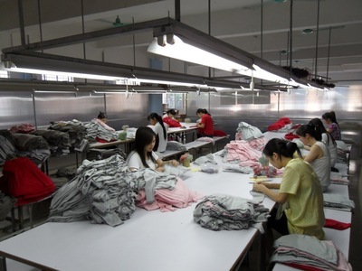 東莞市常平眾海毛織廠 潮流時尚男女裝毛衣專業(yè)制造商